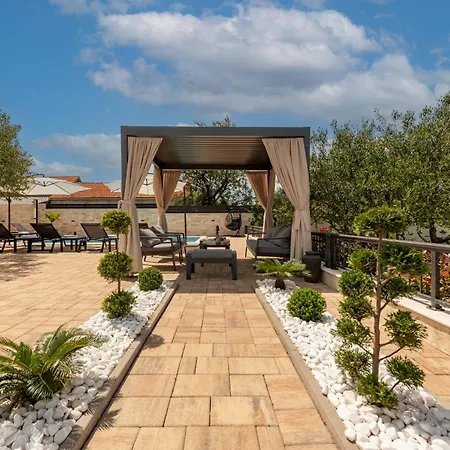 La Aurora Zadarvillas * Murvica (Policnik)