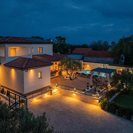 La Aurora Zadarvillas וילה *