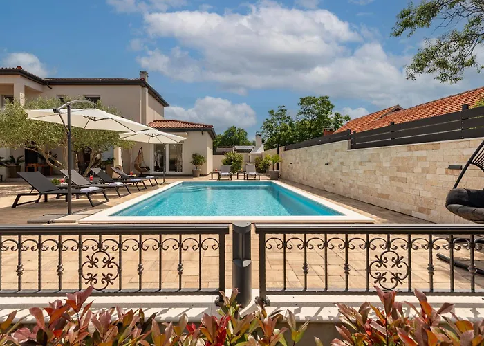 La Aurora Zadarvillas * Murvica (Policnik)