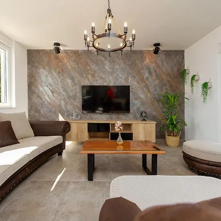 La Aurora Zadarvillas Murvica (Policnik)