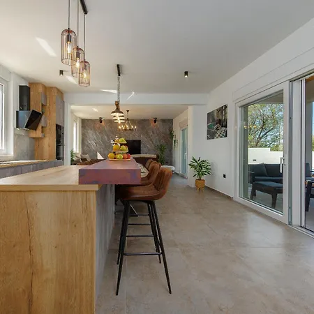 La Aurora Zadarvillas * Murvica (Policnik)