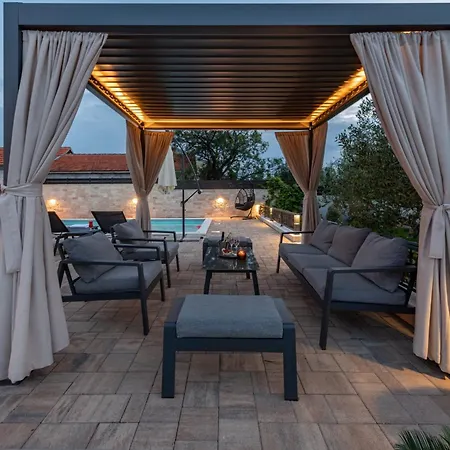 La Aurora Zadarvillas * Murvica (Policnik)