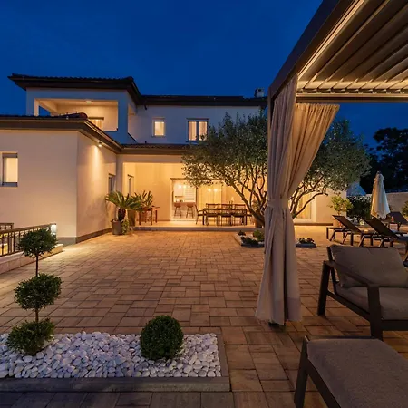 La Aurora Zadarvillas * Murvica (Policnik)