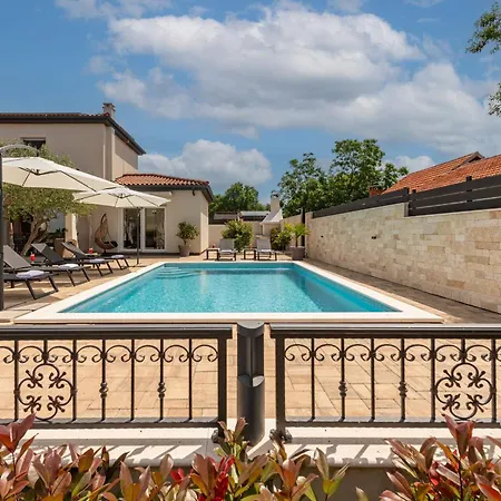 La Aurora Zadarvillas * Murvica (Policnik)